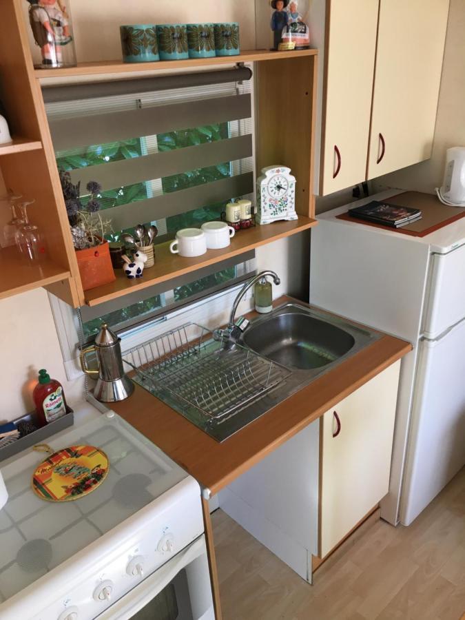 Mobile Home Avec Parking Chorges Exterior photo
